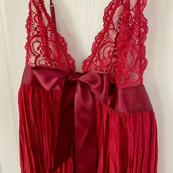 Victoria's Secret Red Pleated Babydoll Chemise with Lace Chiffon Satin - Picture 8 of 16
